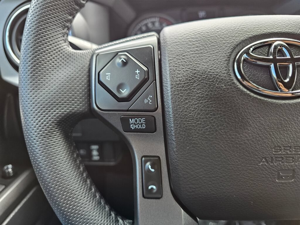 Used 2022 Toyota Tacoma TRD Sport w/ Black Out Package (TMS) AWD/4WD image 19