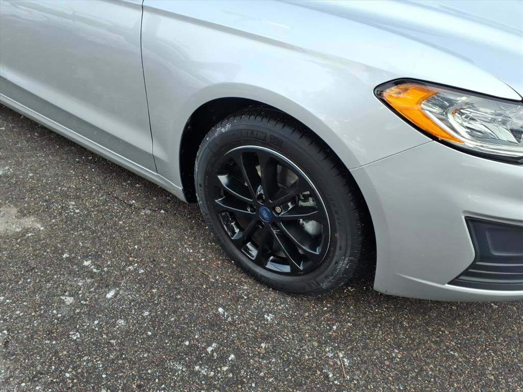 Certified 2019 Ford Fusion SE image 5