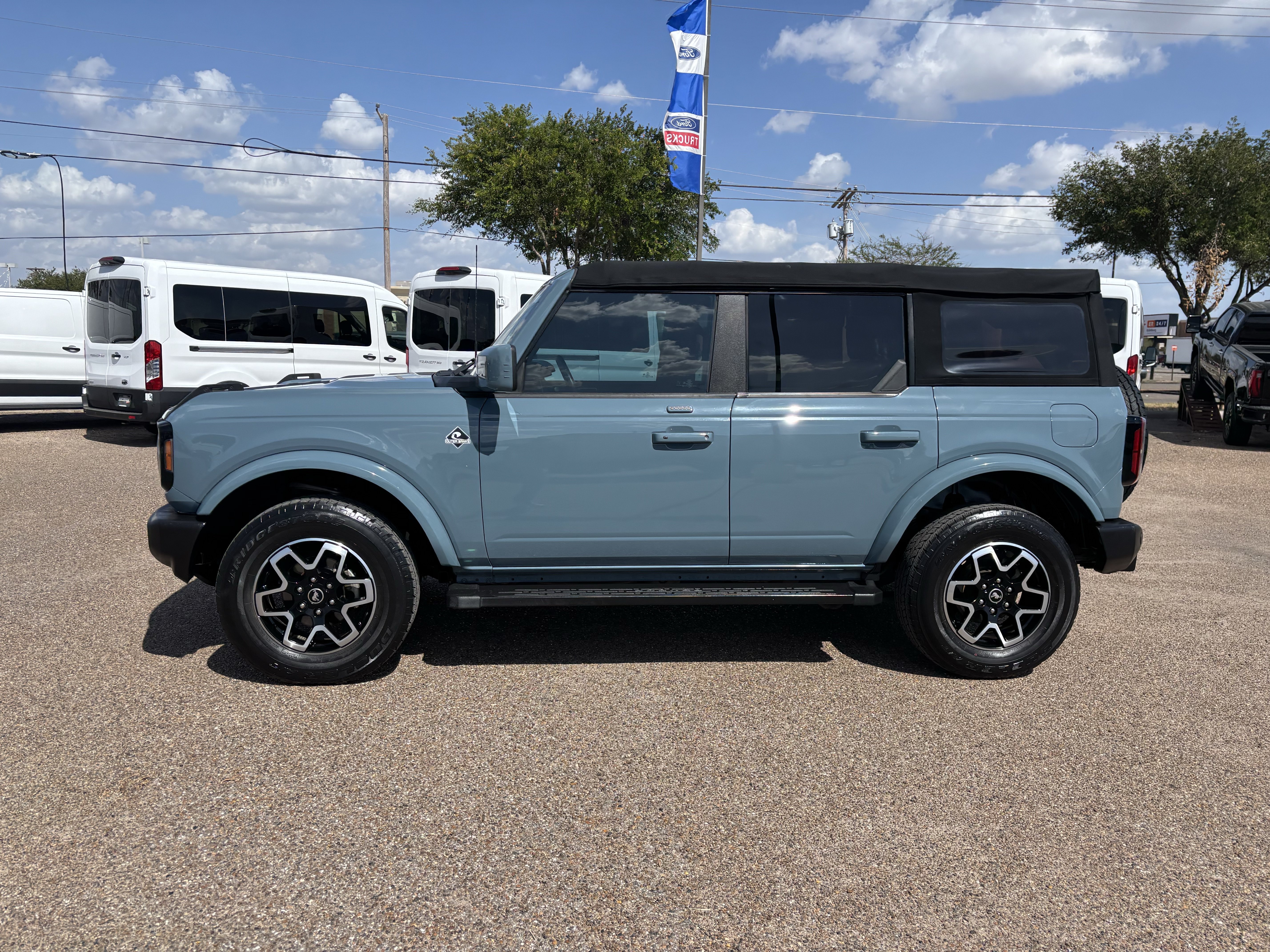 Certified 2022 Ford Bronco Outer Banks AWD/4WD image 2