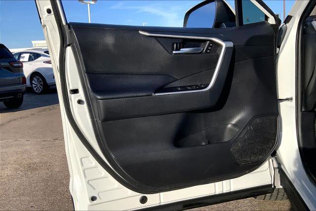 Used 2021 Toyota RAV4 XLE Premium image 21