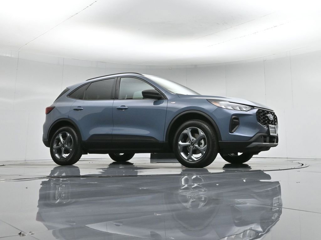Certified 2025 Ford Escape ST-Line FWD image 3