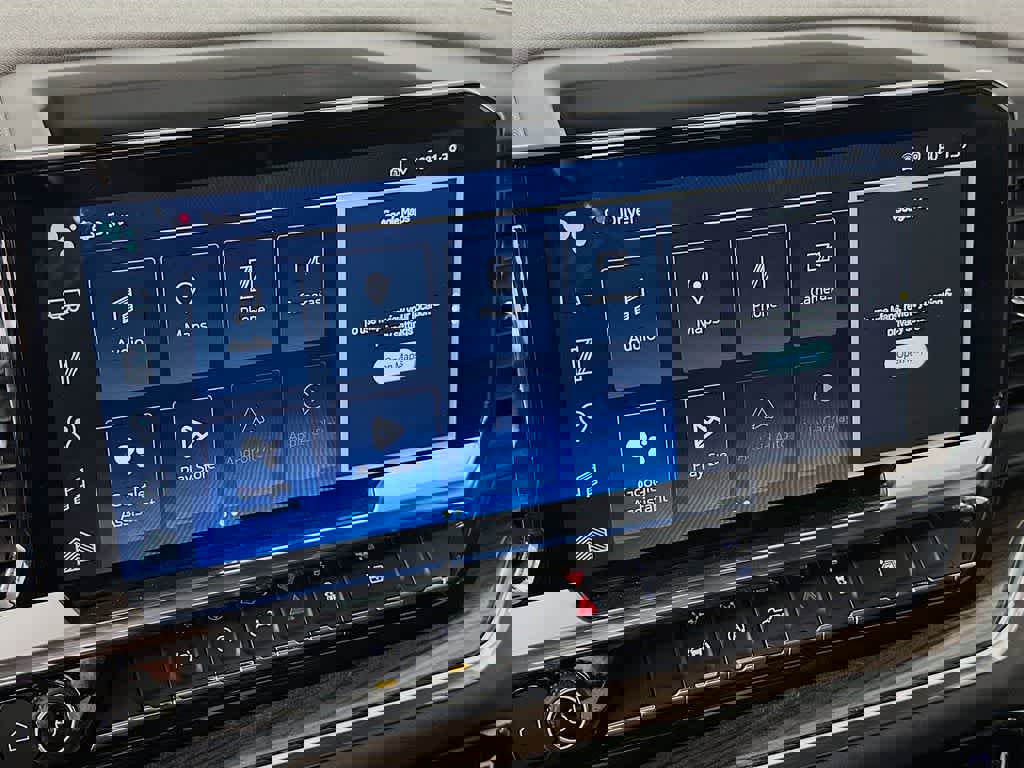 Used 2025 Chevrolet Silverado 1500 LT image 17