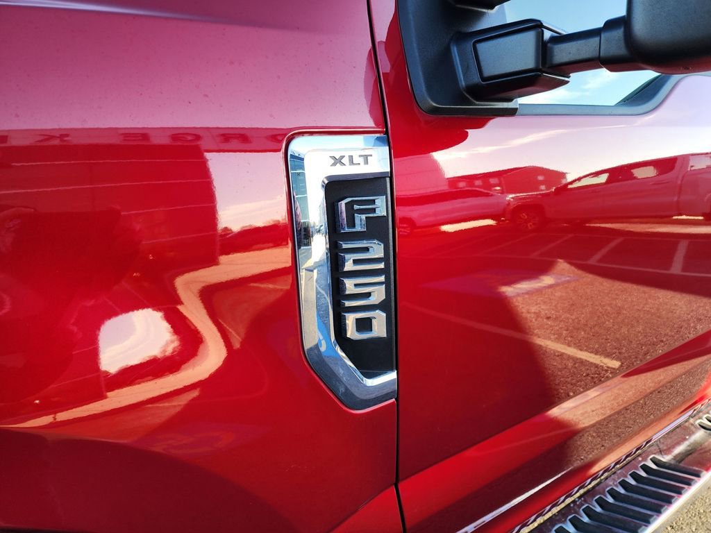 Certified 2022 Ford F250 XLT w/ XLT Premium Package image 32