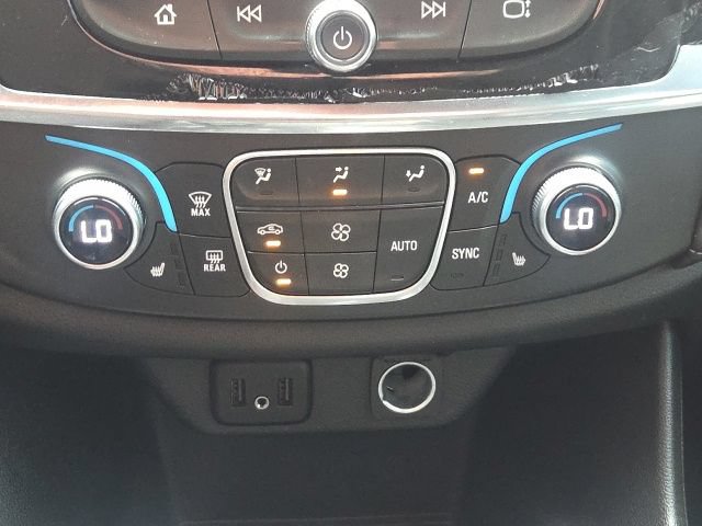 Used 2023 Chevrolet Traverse LT FWD image 32