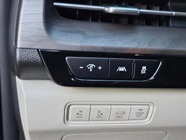 Used 2024 Kia Carnival EX FWD image 26