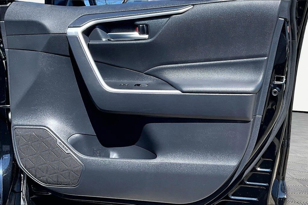 Used 2025 Toyota RAV4 XLE AWD/4WD image 24