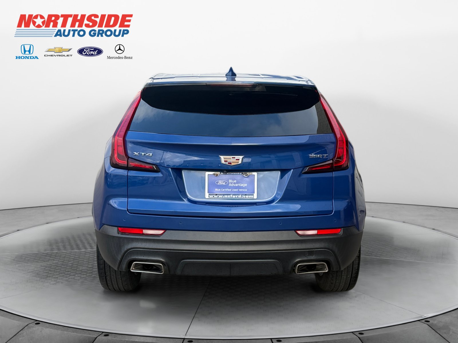 Used 2023 Cadillac XT4 Luxury w/ Cold Weather Package FWD image 6