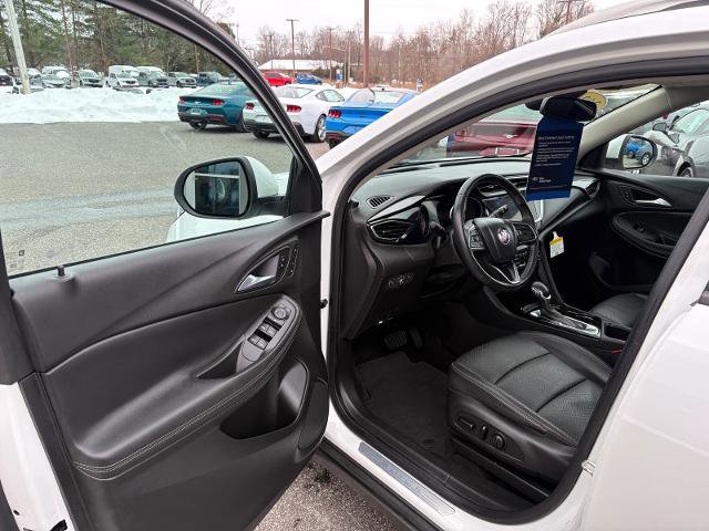 Used 2020 Buick Encore GX Essence w/ Experience Buick Package image 9