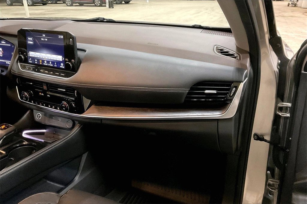 Used 2023 Nissan Rogue Platinum w/ Platinum Premium Package image 15