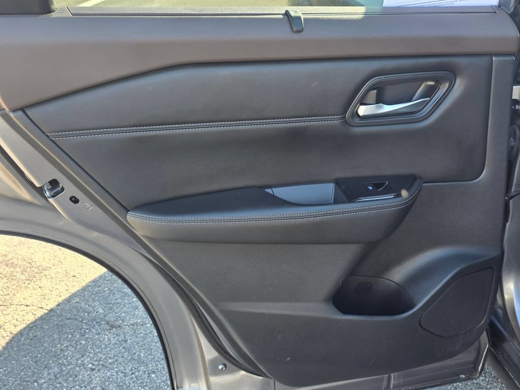 Used 2022 Nissan Rogue SV w/ SV Premium Package AWD/4WD image 24