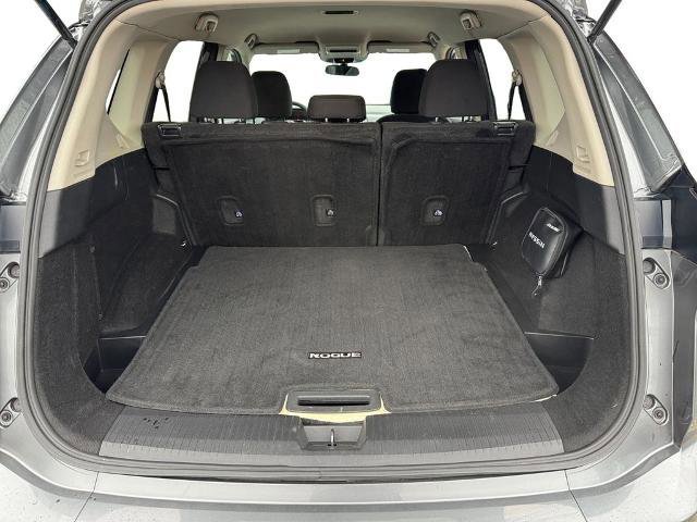 Used 2024 Nissan Rogue S image 9