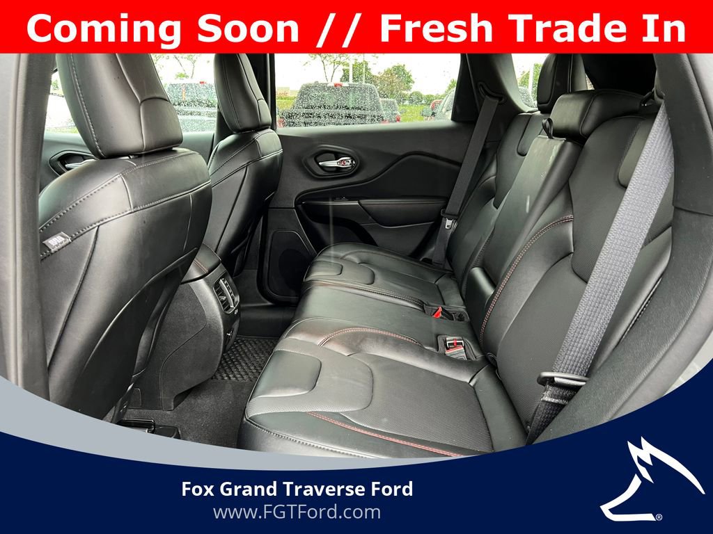 Used 2022 Jeep Cherokee Trailhawk w/ Premium Leather Package AWD/4WD image 5