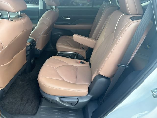 Used 2026 Toyota Grand Highlander AWD image 23