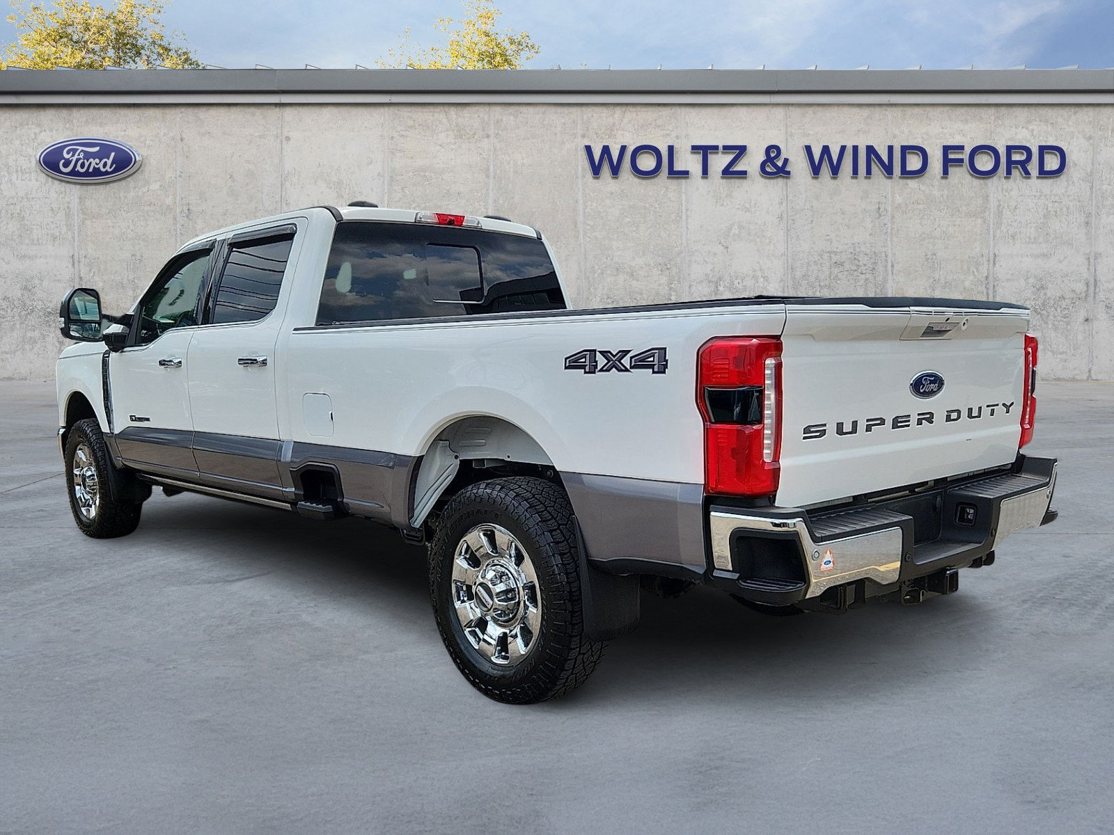 Certified 2024 Ford F350 Lariat w/ Lariat Ultimate Package AWD/4WD image 4