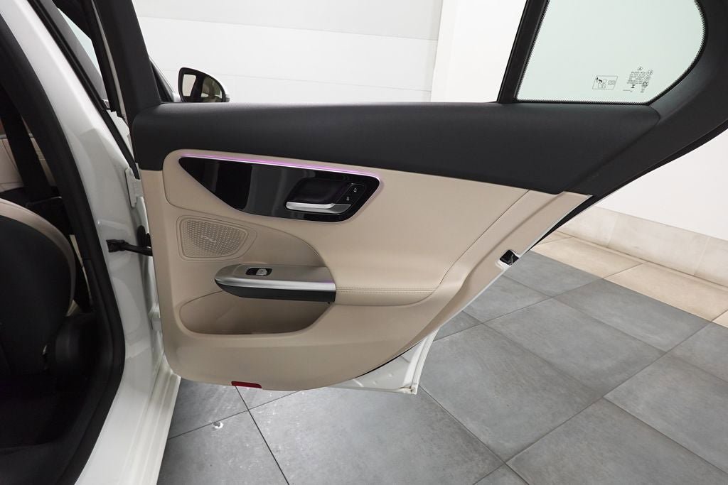Used 2025 Mercedes-Benz C 300 4MATIC Sedan image 30