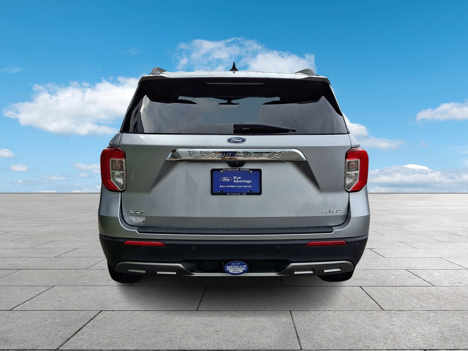 Certified 2023 Ford Explorer XLT w/ Equipment Group 202A AWD/4WD image 5
