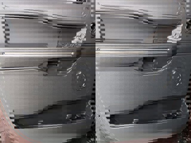 Certified 2024 Ford Expedition XLT image 11