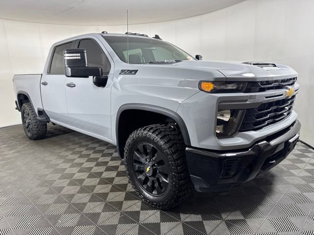 Used 2024 Chevrolet Silverado 2500 Custom w/ Custom Value Package AWD/4WD image 1