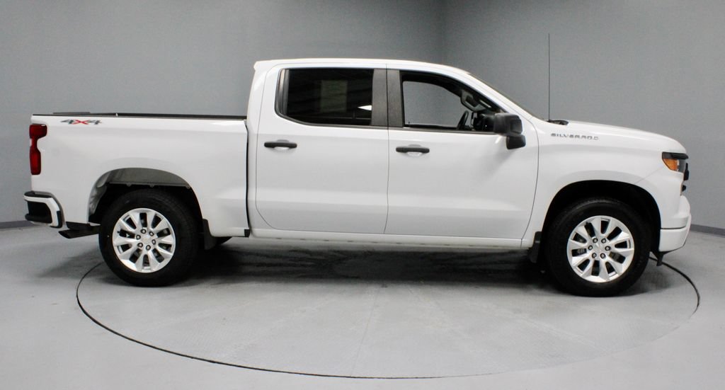 Used 2023 Chevrolet Silverado 1500 Custom AWD/4WD image 11