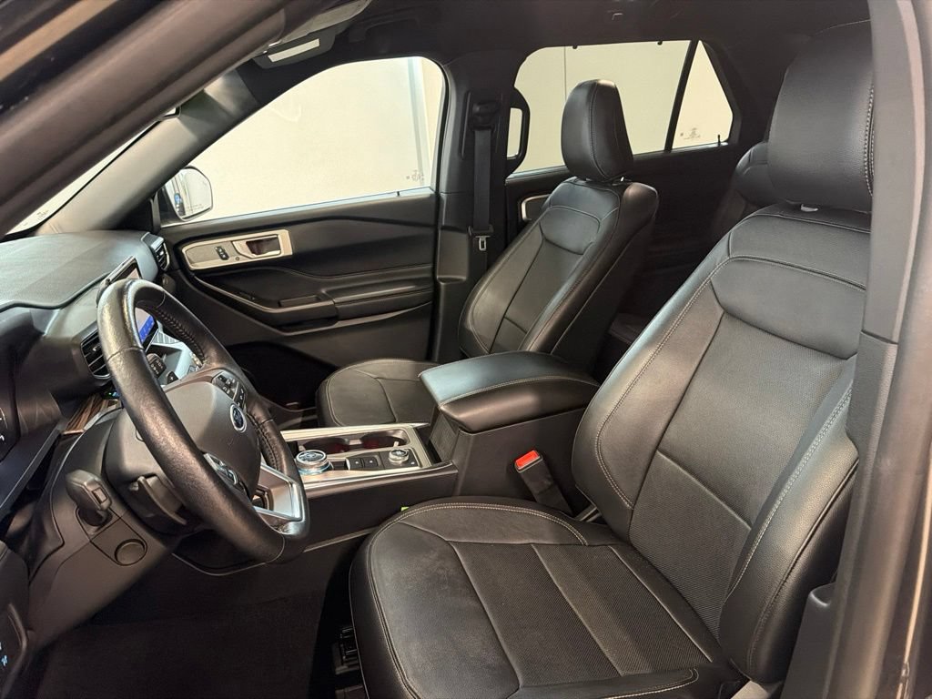 Certified 2020 Ford Explorer Limited w/ Hybrid Equipment Group 310A AWD/4WD image 13