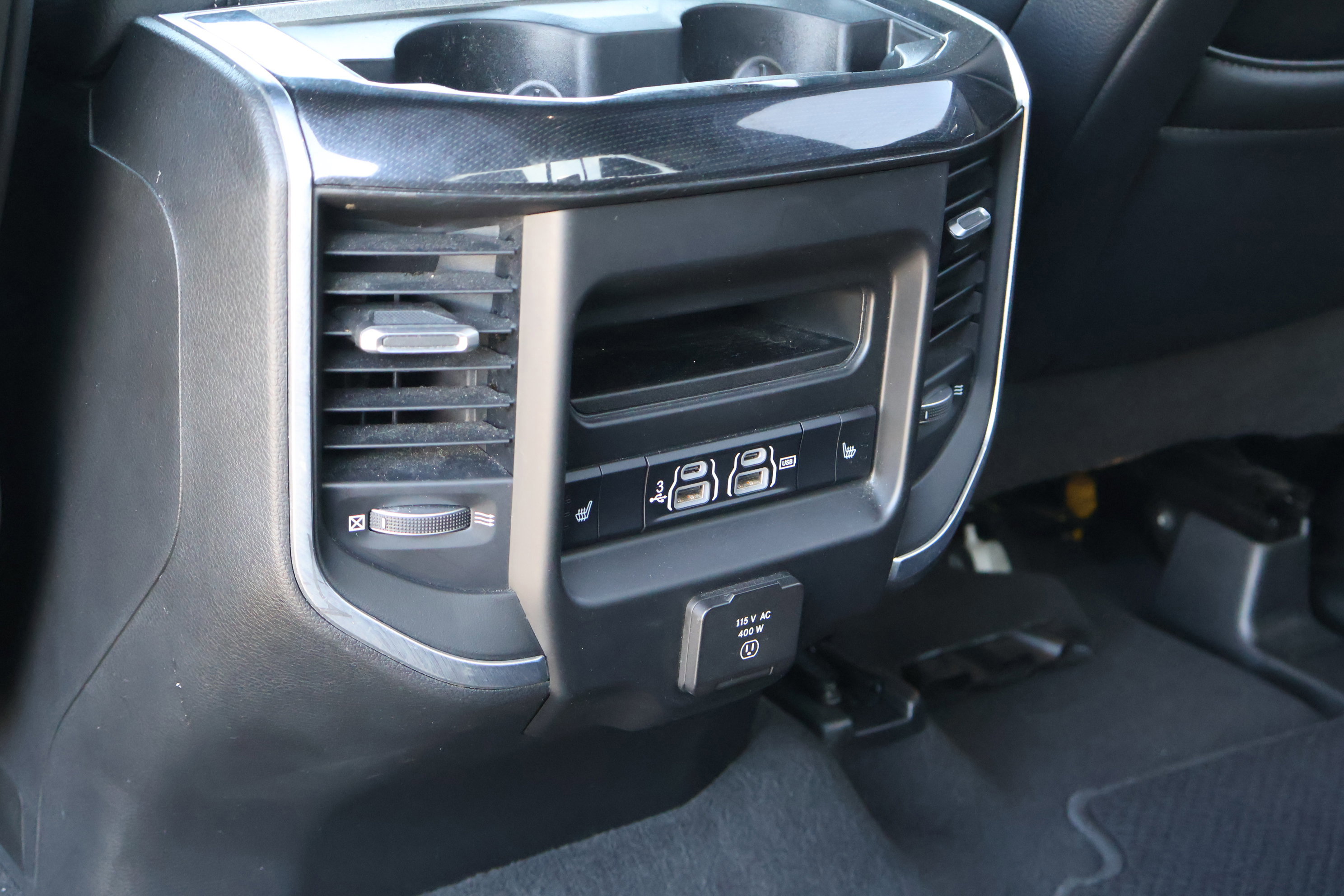 Used 2019 RAM 1500 Laramie image 29