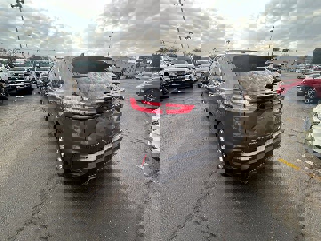 Certified 2024 Ford Edge Titanium image 3