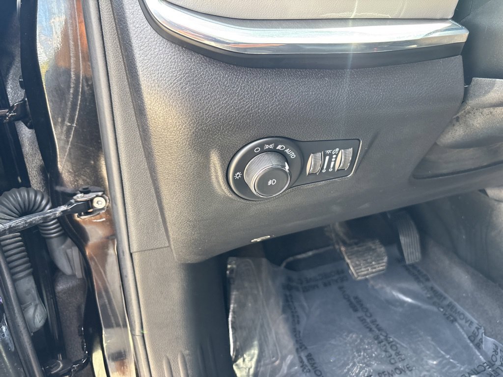 Used 2022 Jeep Compass Limited AWD/4WD image 15