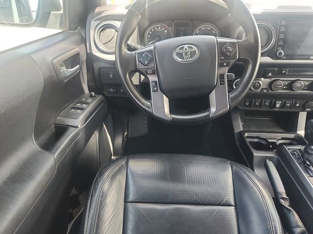 Used 2020 Toyota Tacoma TRD Sport w/ TRD Premium Sport Package AWD/4WD image 9