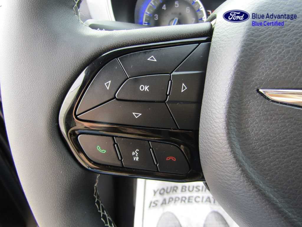 Used 2025 Chrysler Pacifica Limited FWD image 29