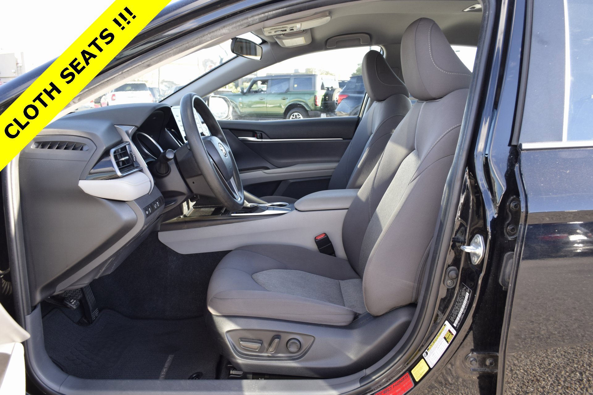 Used 2023 Toyota Camry LE image 3