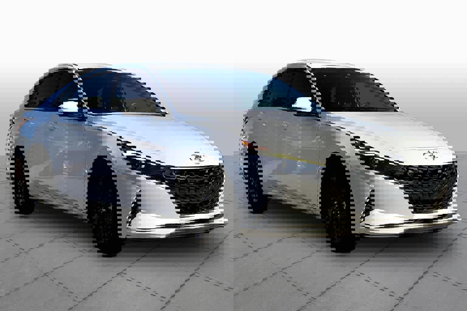 Used 2022 Hyundai Elantra SEL w/ Cargo Package image 5