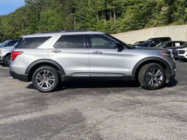Certified 2023 Ford Explorer XLT w/ Equipment Group 202A image 6