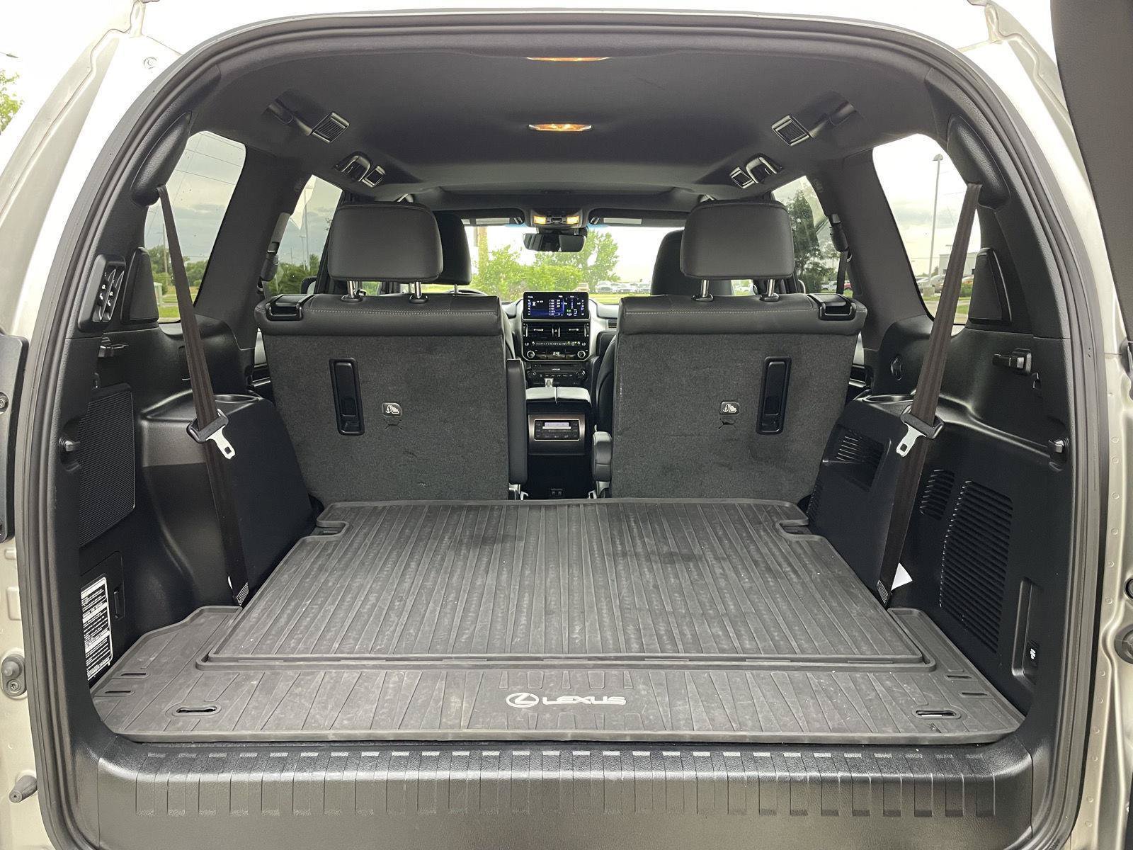 Used 2022 Lexus GX 460 Premium w/ Accessory Package AWD/4WD image 38