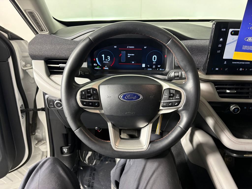 Certified 2025 Ford Explorer Active w/ Active Comfort Package AWD/4WD image 15