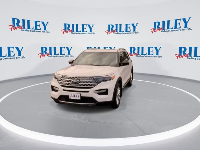 Certified 2023 Ford Explorer Limited w/ Limited Technology Package AWD/4WD image 3
