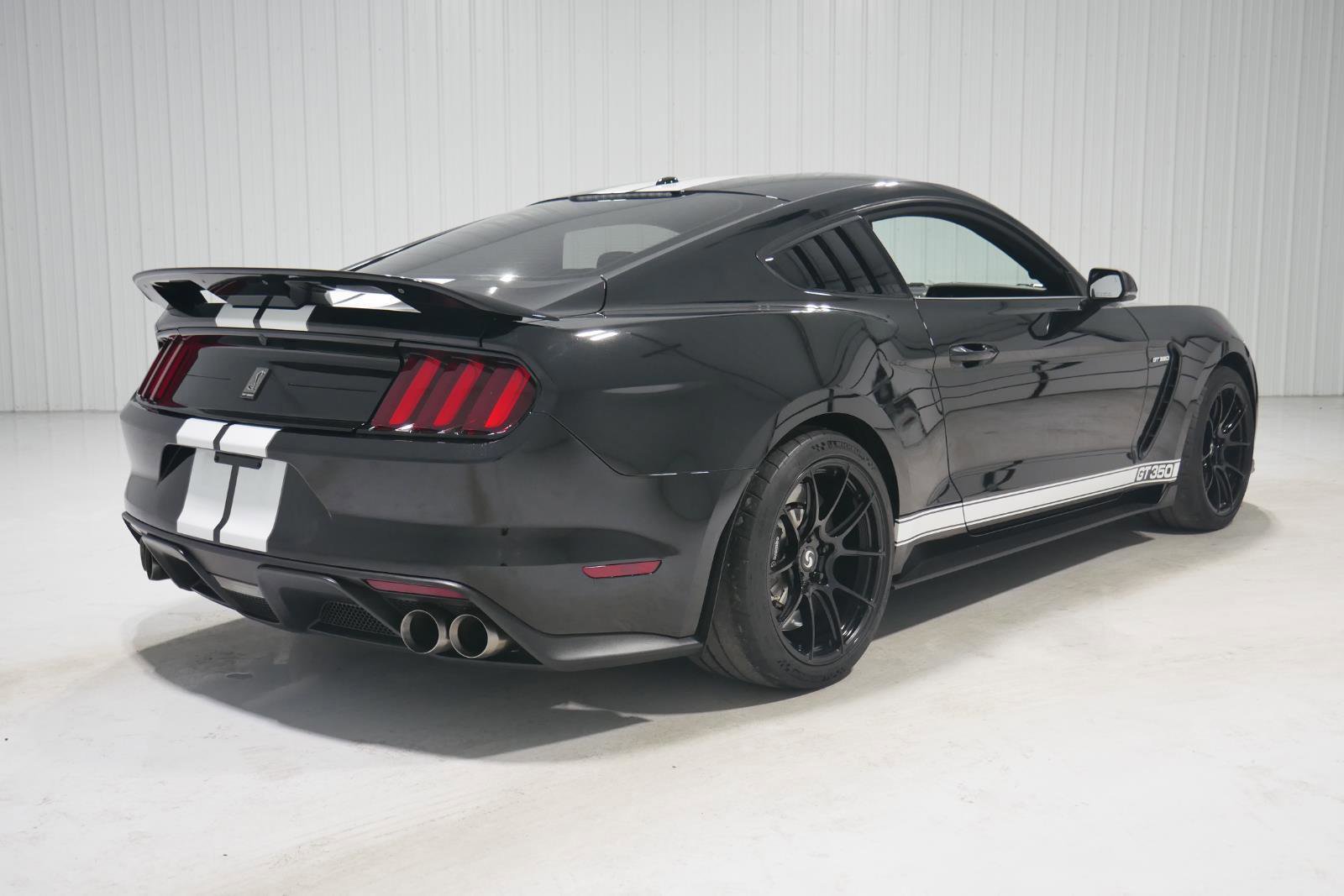 Certified 2020 Ford Mustang Shelby GT350 w/ Technology Package image 5