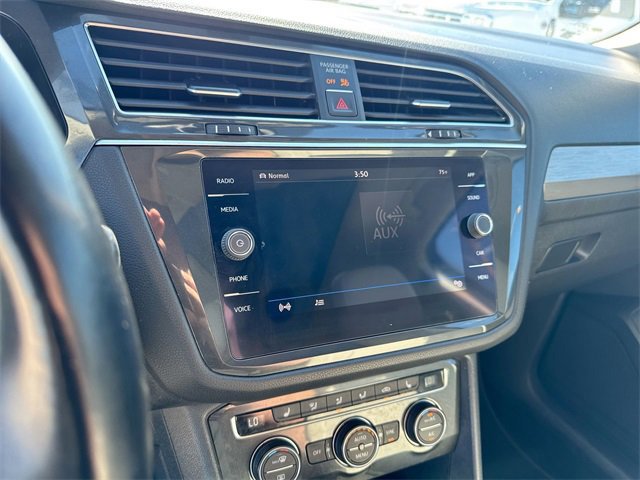 Used 2018 Volkswagen Tiguan SE w/ Panoramic Sunroof Package image 17