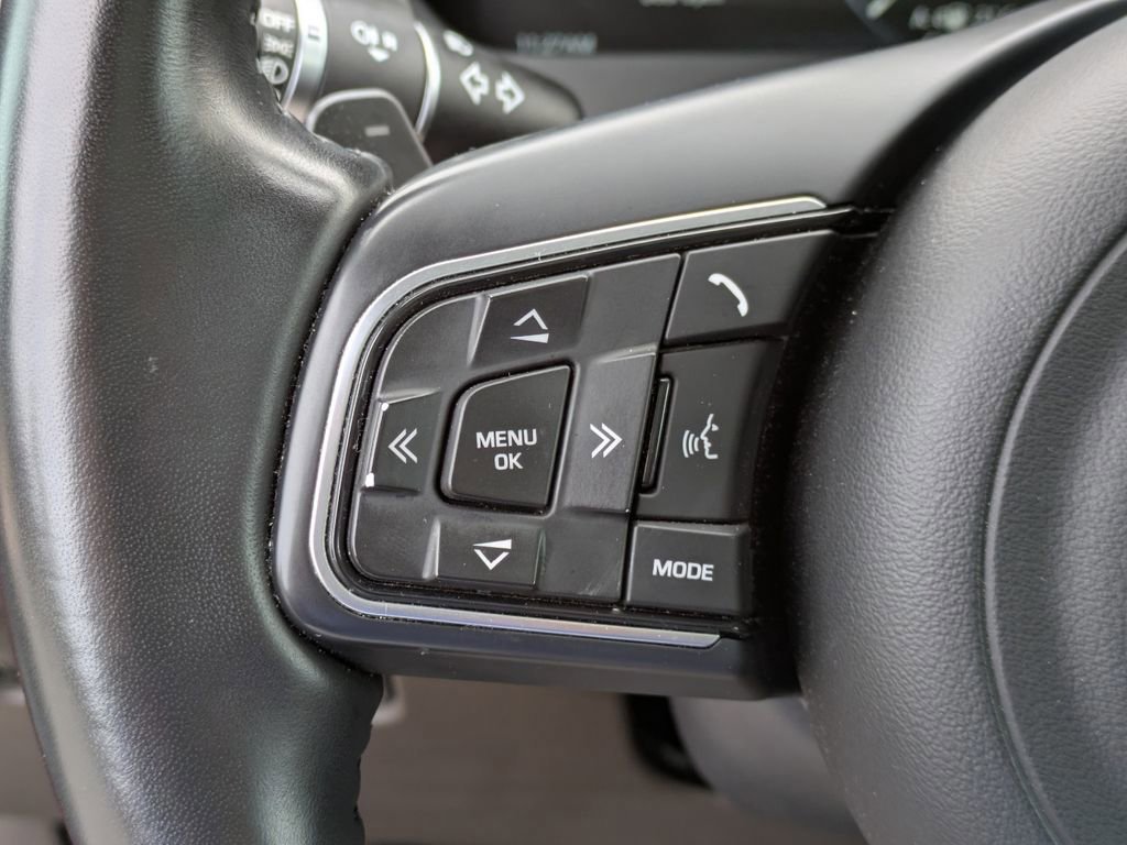 Used 2017 Jaguar F-PACE Prestige image 25