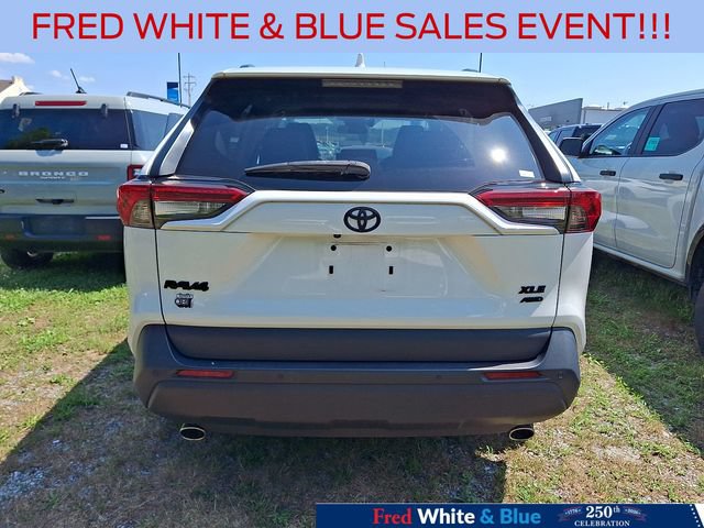 Used 2023 Toyota RAV4 XLE Premium AWD/4WD image 7
