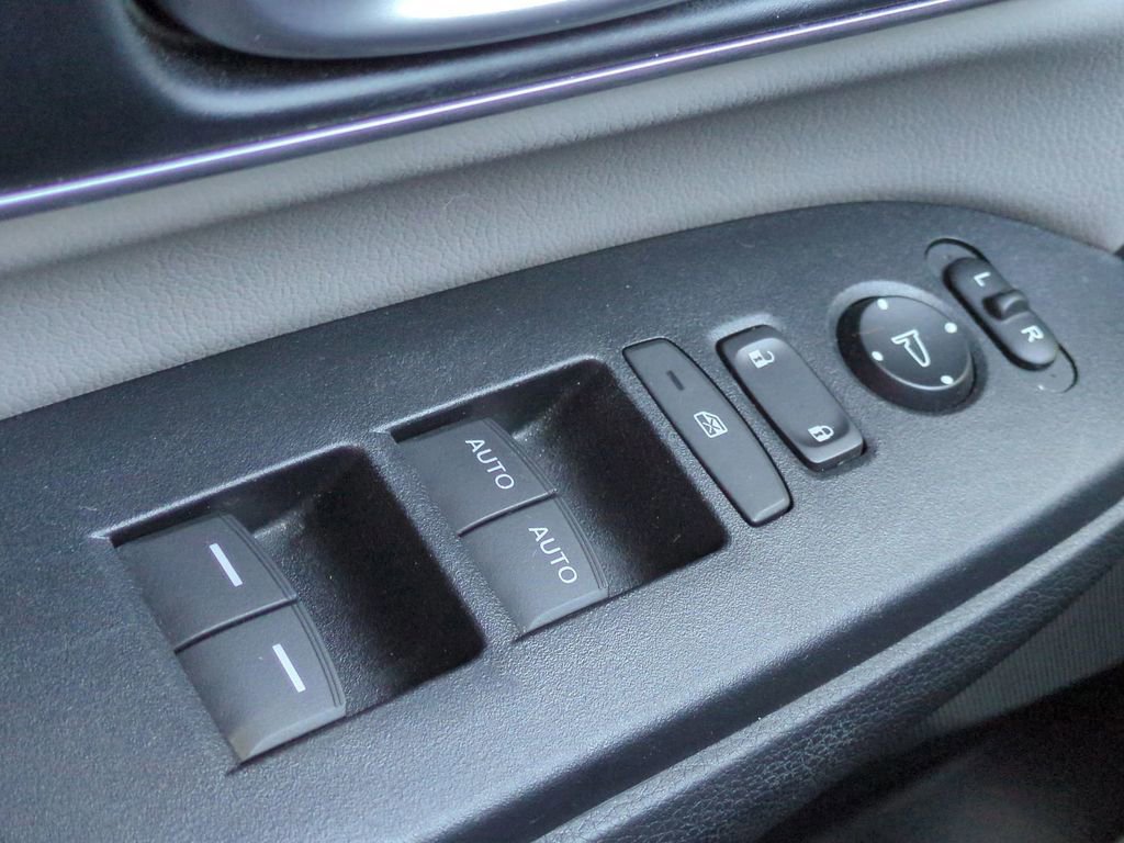 Used 2018 Honda CR-V EX-L image 24