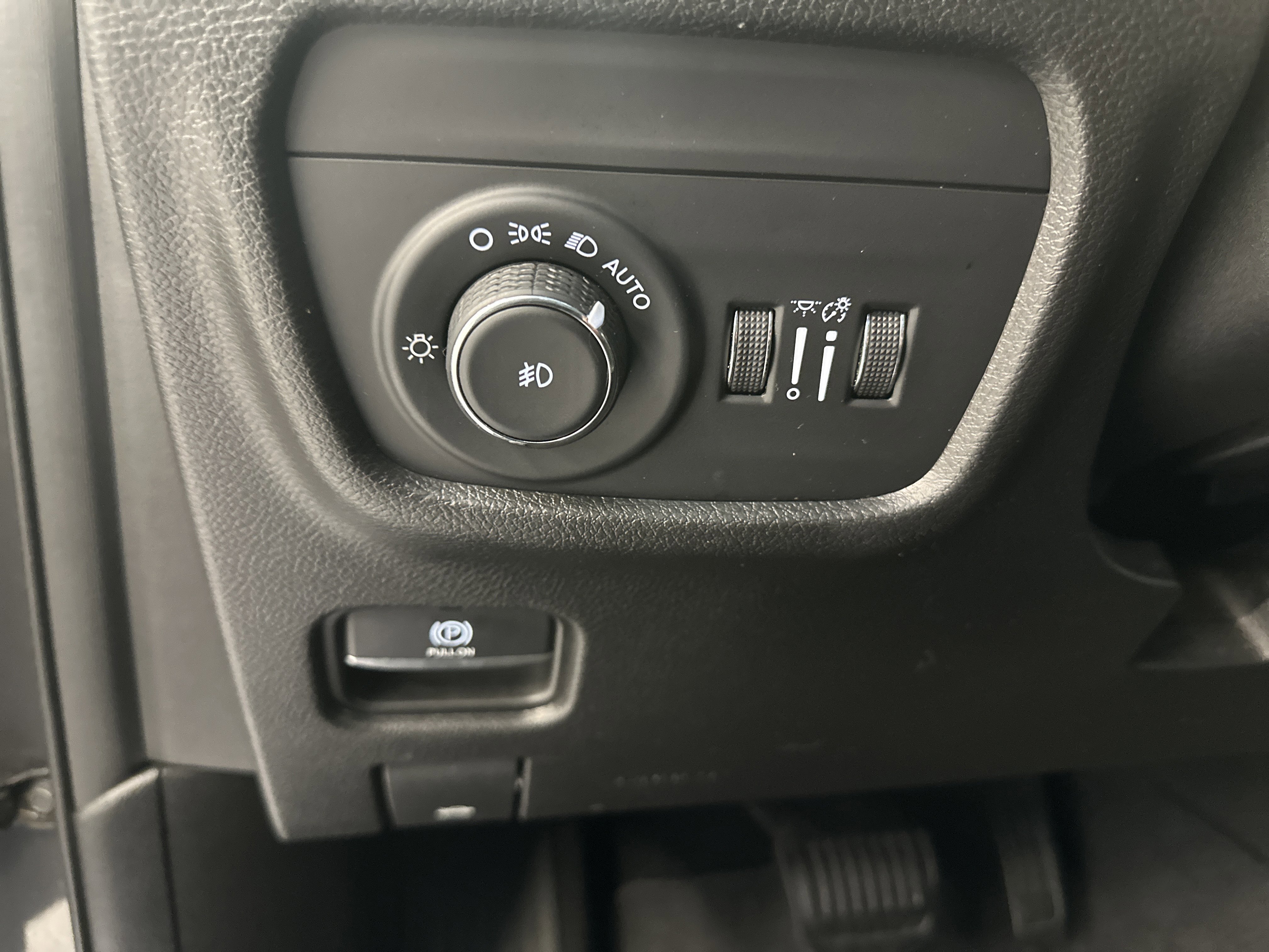 Used 2022 Jeep Grand Cherokee Limited w/ Trailer Tow Prep Group (B) image 23