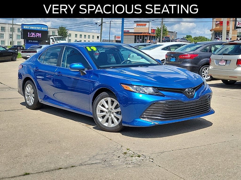 Used 2019 Toyota Camry LE w/ Convenience Package FWD image 27