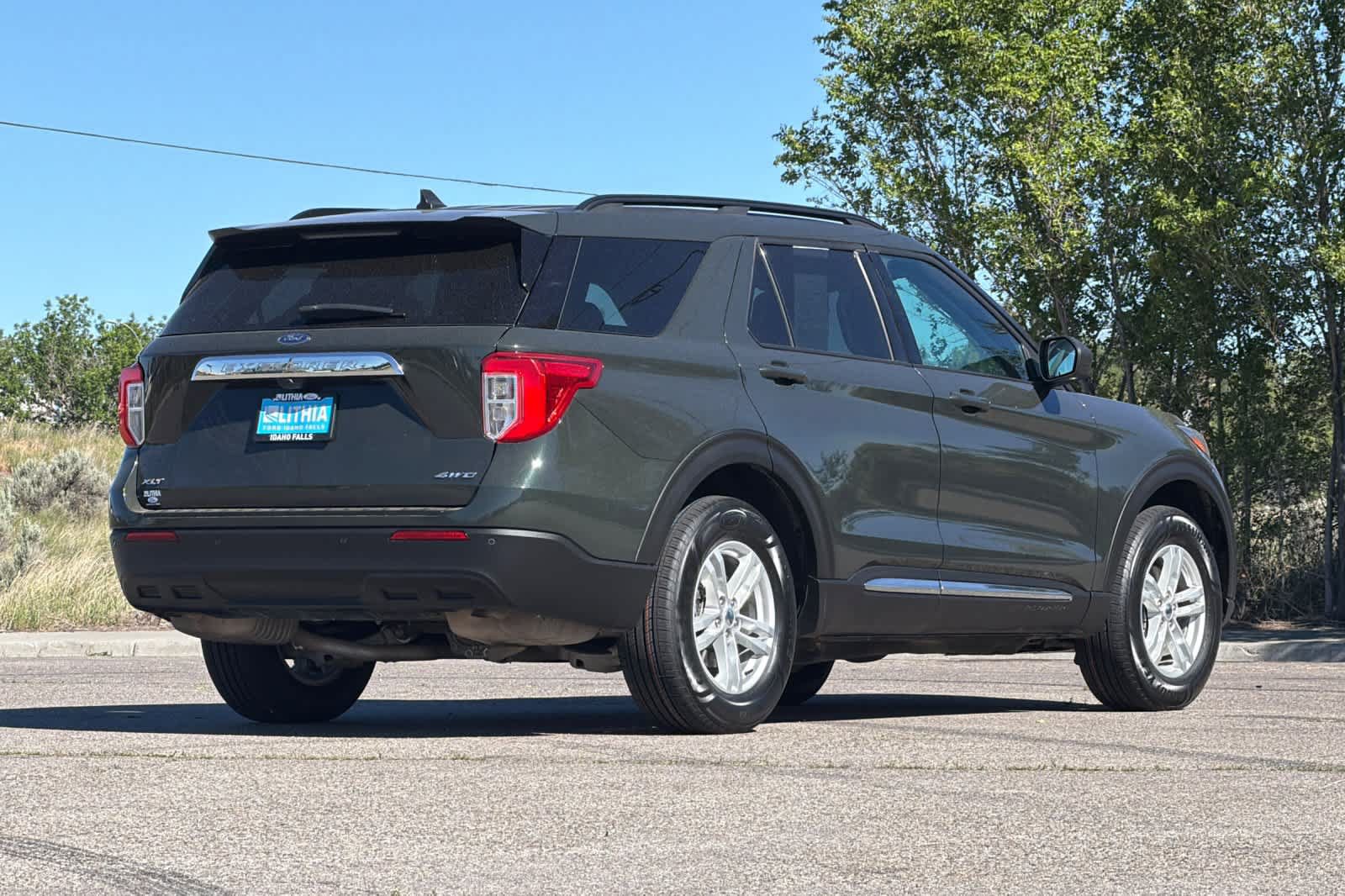 Certified 2023 Ford Explorer XLT AWD/4WD image 2