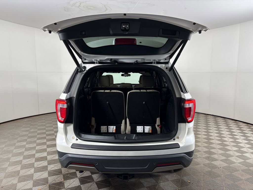 Certified 2019 Ford Explorer XLT w/ Equipment Group 202A AWD/4WD image 28
