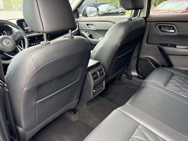 Used 2021 Nissan Rogue Platinum image 18