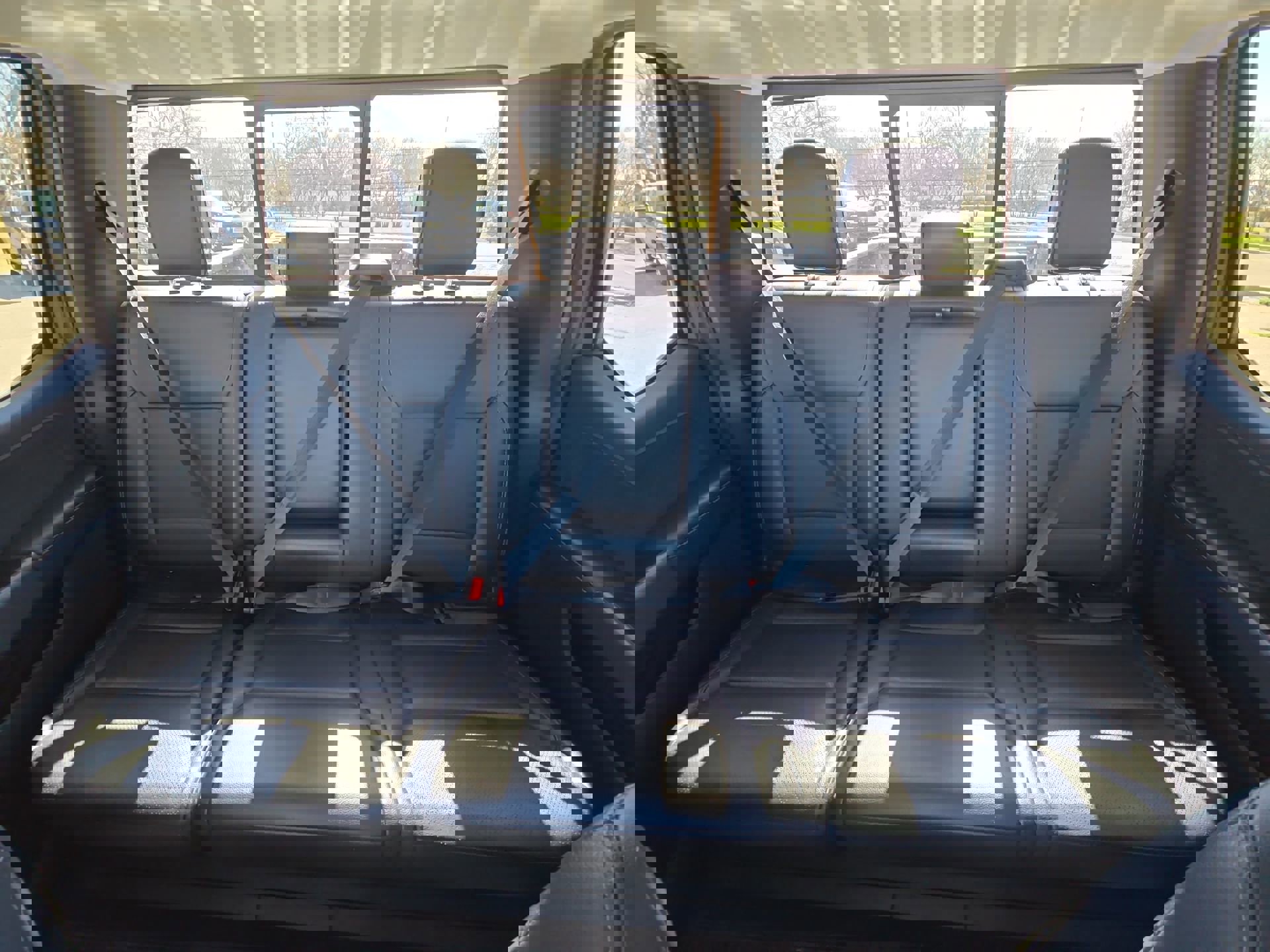 Certified 2022 Ford F150 Lariat w/ Equipment Group 502A High image 22