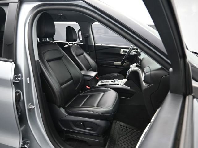 Certified 2023 Ford Explorer XLT w/ Equipment Group 202A image 28