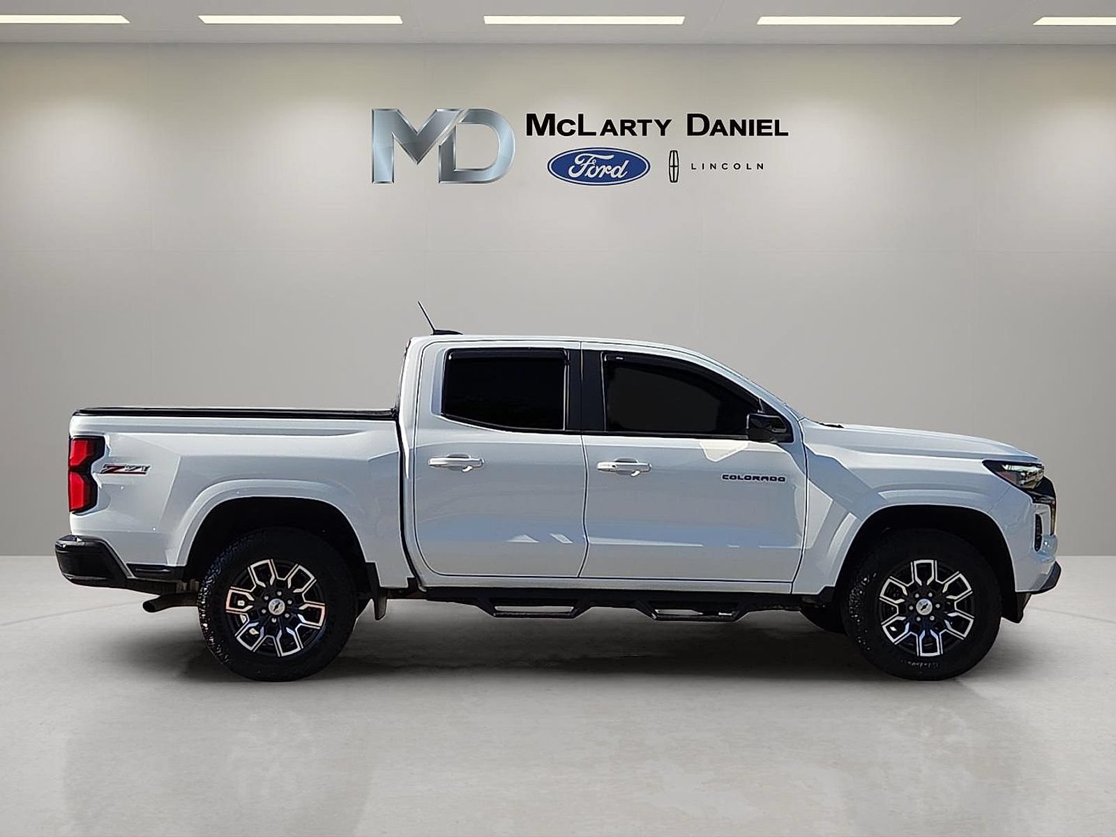 Used 2024 Chevrolet Colorado Z71 w/ Advanced Trailering Package AWD/4WD image 6