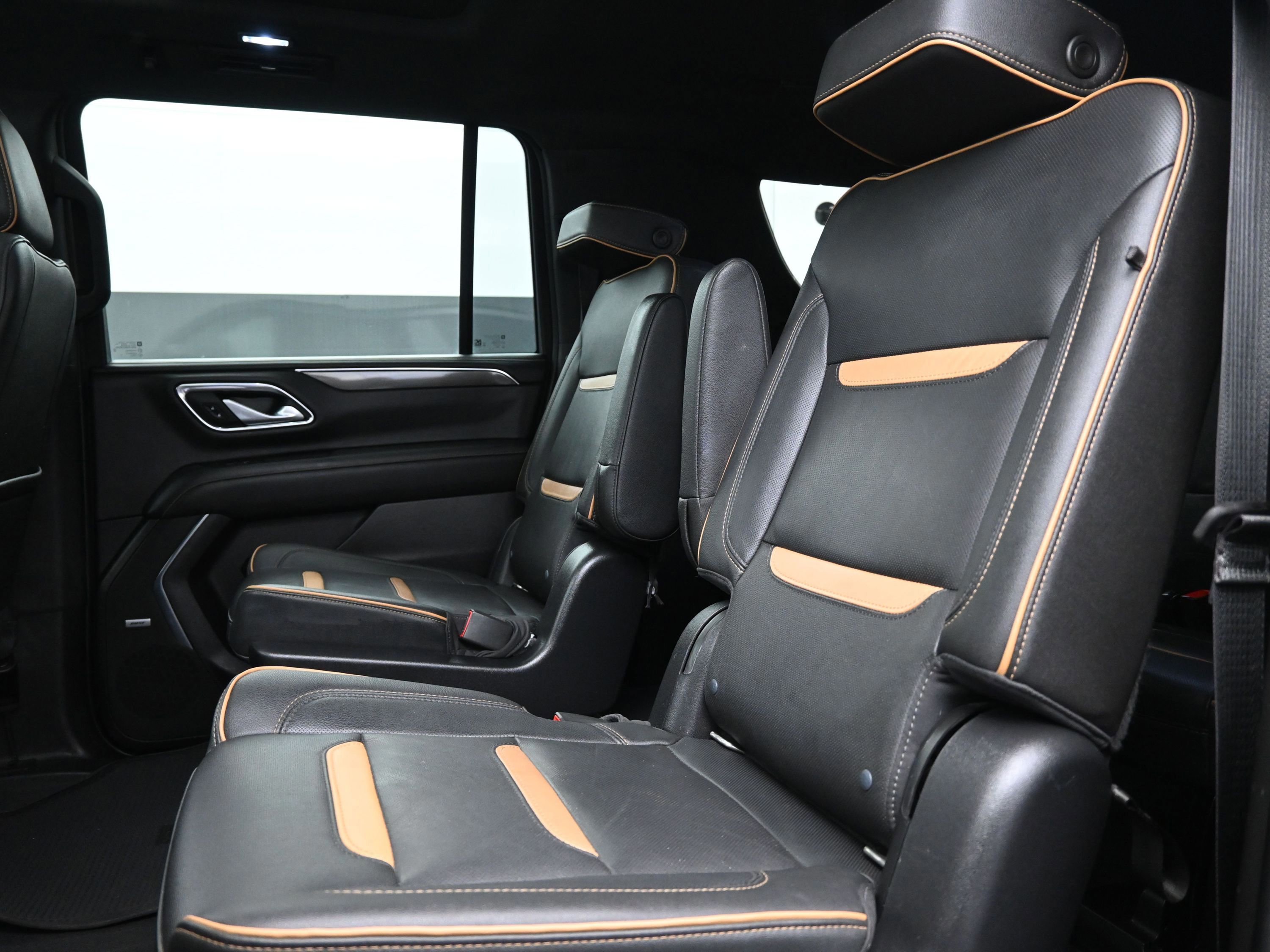 Used 2022 GMC Yukon XL AT4 image 35