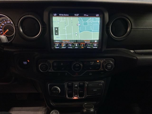 Used 2023 Jeep Gladiator Overland w/ Popular Equipment Package AWD/4WD image 17